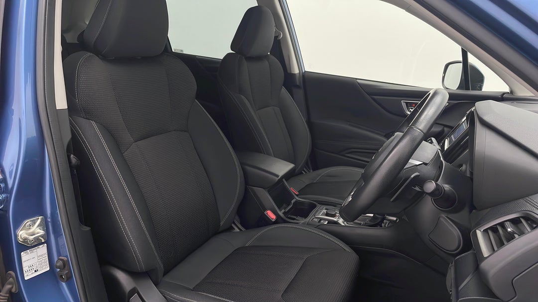 2020 Subaru Forester 2.5i (awd), Automatic, 44364 km, Right Side Front Door Cabin View