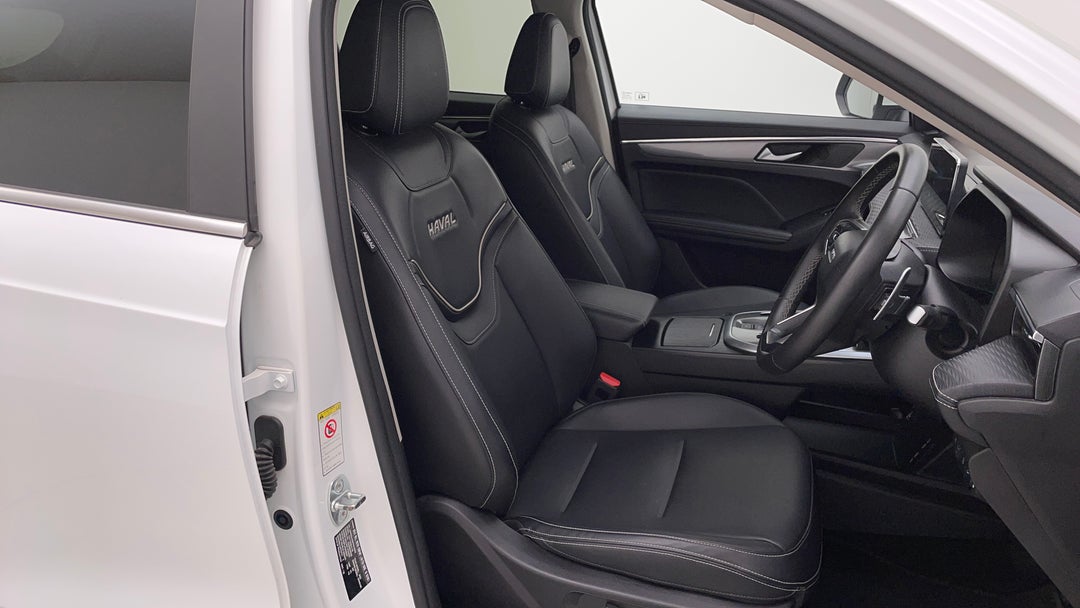 2022 GWM Haval Jolion Lux, Automatic, 42857 km, Right Side Front Door Cabin View