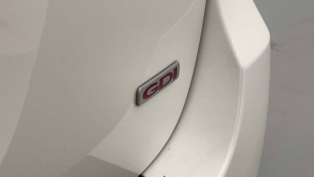 2018 Kia Carnival Platinum, Automatic, 99747 km, Badge (Boot Right Side)