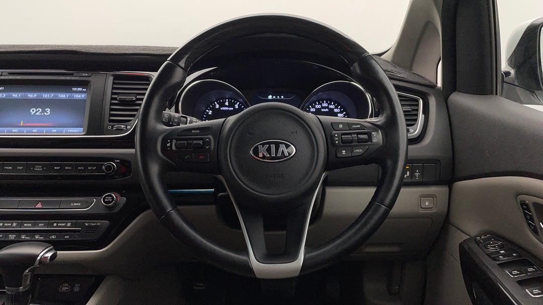 2018 Kia Carnival Platinum, Automatic, 99747 km, Steering Wheel Close-up