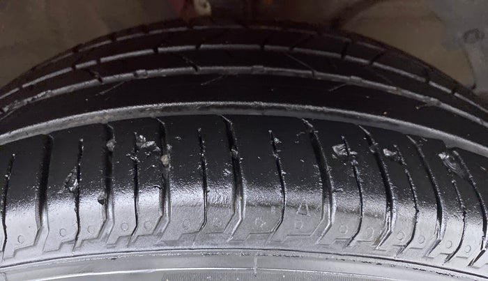 2018 Maruti Baleno ZETA DDIS 190, Diesel, Manual, 79,438 km, Right Front Tyre Tread