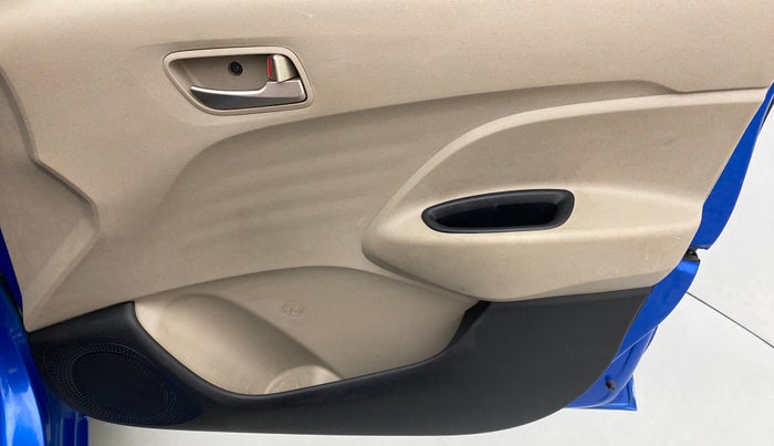 2019 Hyundai NEW SANTRO 1.1 SPORTZ MT CNG, CNG, Manual, 57,656 km, Driver Side Door Panels Control