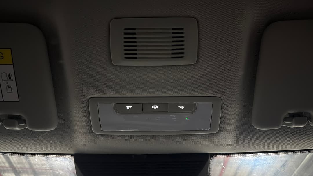 2025 MG Zst Vibe, Automatic, 10074 km, On-Roof Controls/Sunglass holder