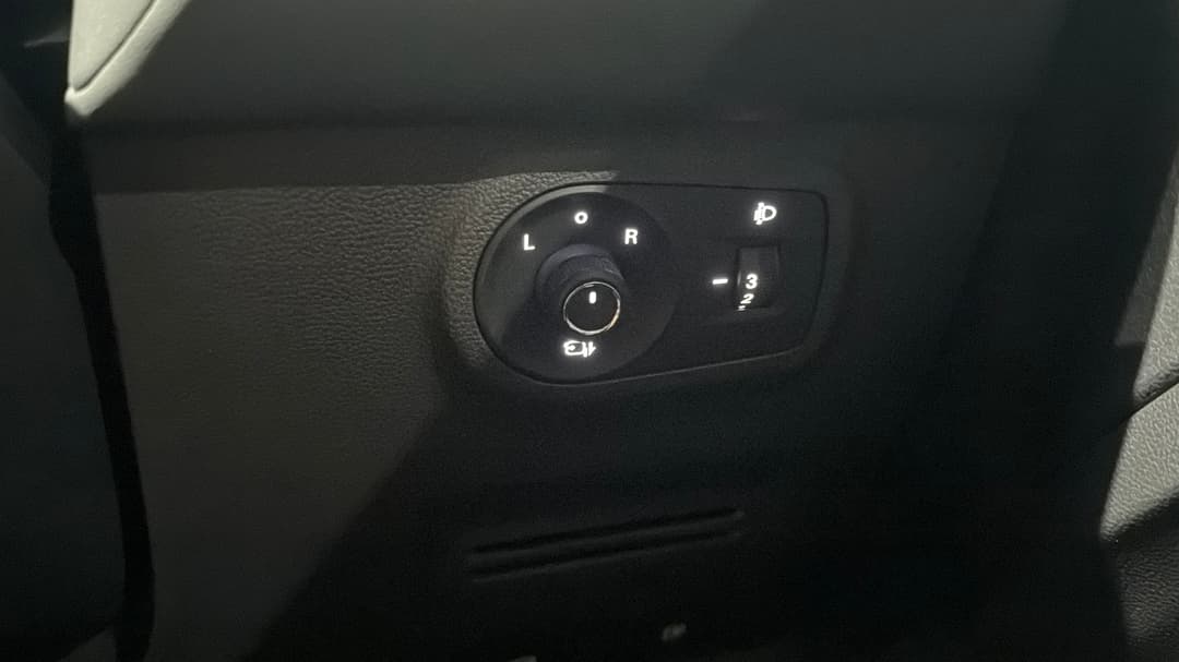 2025 MG Zst Vibe, Automatic, 10074 km, Utility Switches/Buttons