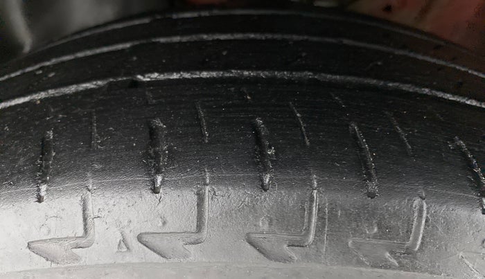 2018 Maruti IGNIS DELTA 1.2 K12, Petrol, Manual, 33,335 km, Left Front Tyre Tread