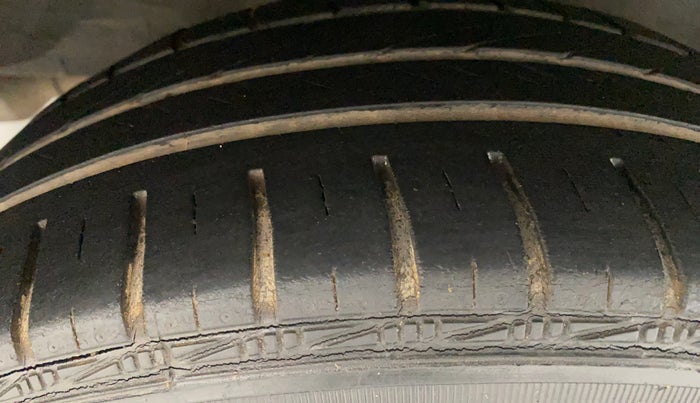 2011 Toyota Etios VX, Petrol, Manual, 65,721 km, Right Rear Tyre Tread