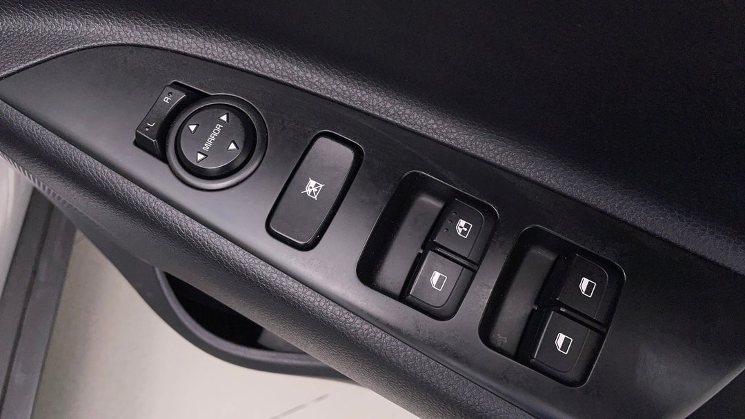 2022 Kia Stonic S, Automatic, 32400 km, Drivers Side Door Panel Controls