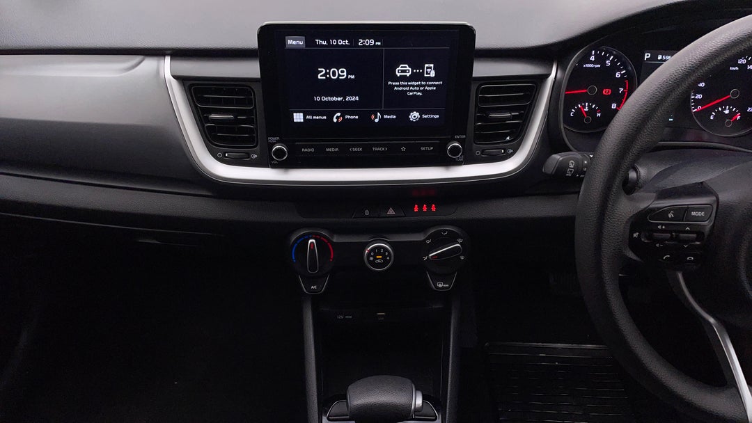 2022 Kia Stonic S, Automatic, 32400 km, Center Console