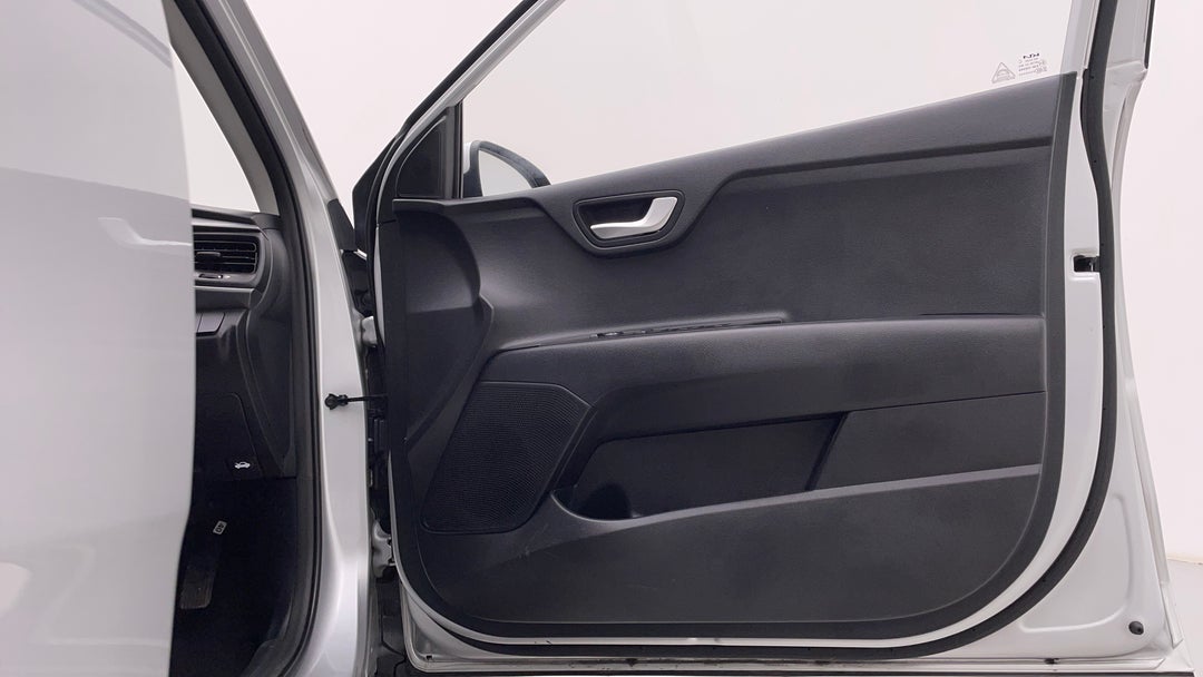 2022 Kia Stonic S, Automatic, 32400 km, Speaker View