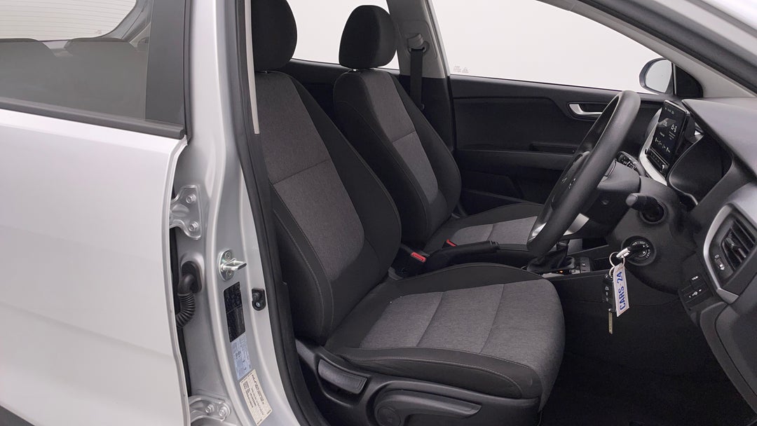 2022 Kia Stonic S, Automatic, 32400 km, Right Side Front Door Cabin View