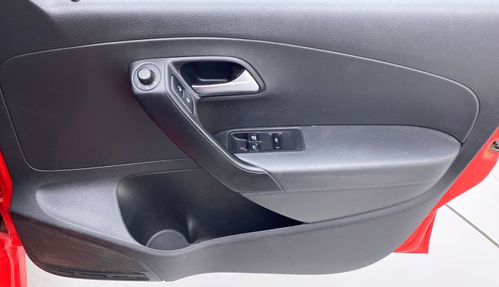 2018 Volkswagen Polo COMFORTLINE 1.0 PETROL, Petrol, Manual, 50,674 km, Driver Side Door Panels Control