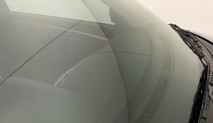 2015 Maruti Swift VXI, Petrol, Manual, 59,237 km, Front windshield - Minor spot on windshield