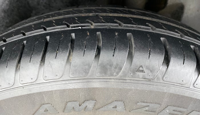 2018 Maruti Dzire VXI, Petrol, Manual, 13,904 km, Left Rear Tyre Tread