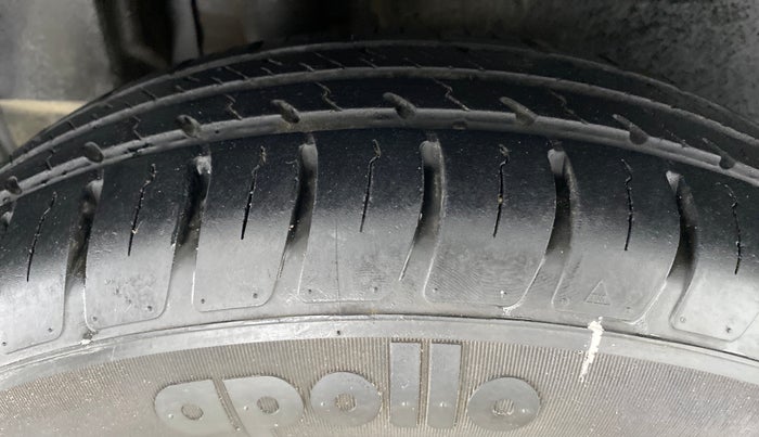 2018 Maruti Dzire VXI, Petrol, Manual, 13,904 km, Right Rear Tyre Tread