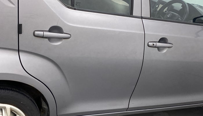 2018 Maruti IGNIS SIGMA 1.2, Petrol, Manual, 98,235 km, Right rear door - Minor scratches