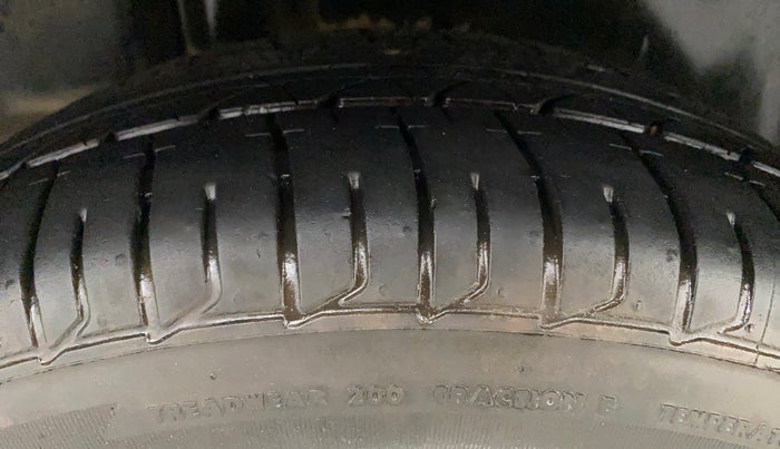 2021 Maruti Ciaz DELTA 1.5 SHVS MT PETROL, Petrol, Manual, 35,215 km, Right Rear Tyre Tread