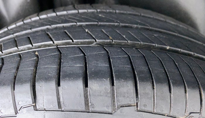2015 Volkswagen Polo COMFORTLINE 1.2L PETROL, Petrol, Manual, 86,873 km, Right Rear Tyre Tread