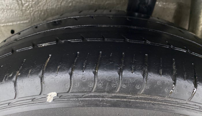 2015 Maruti Celerio VXI d, Petrol, Manual, 66,210 km, Left Rear Tyre Tread