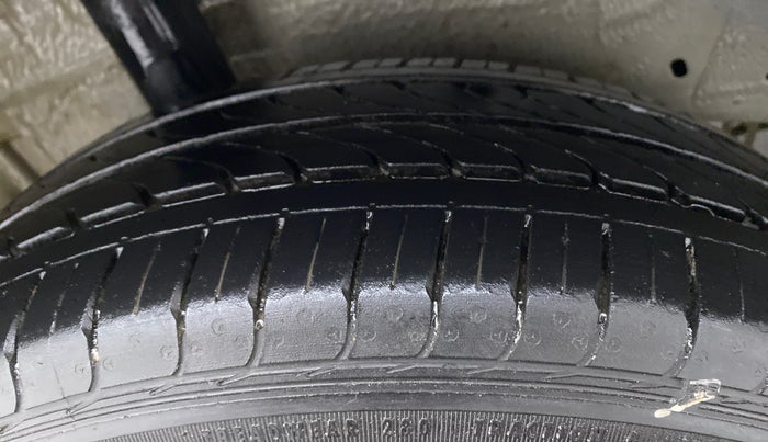 2015 Maruti Celerio VXI d, Petrol, Manual, 66,210 km, Right Rear Tyre Tread
