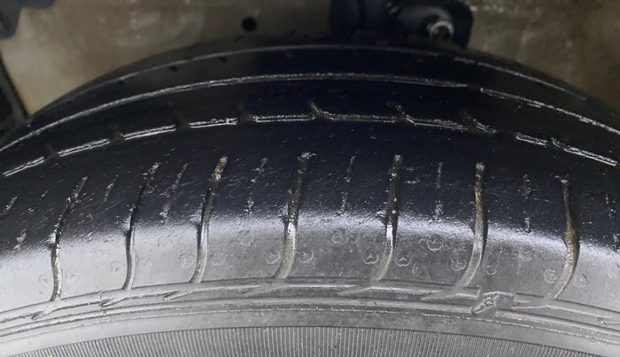 2015 Maruti Celerio VXI d, Petrol, Manual, 66,210 km, Left Front Tyre Tread