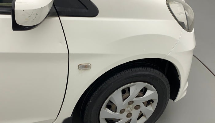 2014 Honda Amaze 1.5L I-DTEC S, Diesel, Manual, 1,06,405 km, Right fender - Paint has minor damage