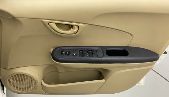 2014 Honda Amaze 1.5L I-DTEC S, Diesel, Manual, 1,06,405 km, Driver Side Door Panels Control