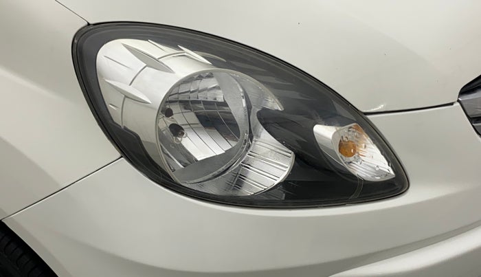 2014 Honda Amaze 1.5L I-DTEC S, Diesel, Manual, 1,06,405 km, Right headlight - Faded