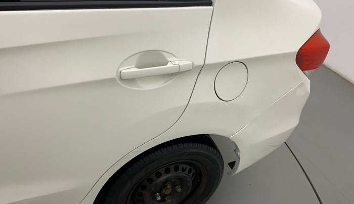 2014 Honda Amaze 1.5L I-DTEC S, Diesel, Manual, 1,06,405 km, Left quarter panel - Paint has minor damage