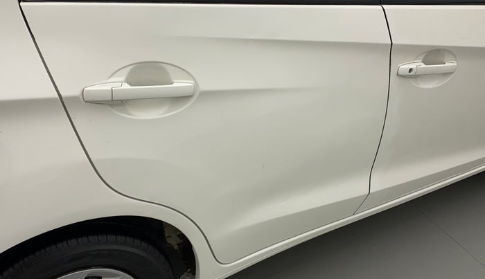 2014 Honda Amaze 1.5L I-DTEC S, Diesel, Manual, 1,06,405 km, Right rear door - Slightly dented