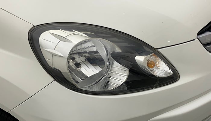 2014 Honda Amaze 1.5L I-DTEC S, Diesel, Manual, 1,06,405 km, Right headlight - Minor scratches