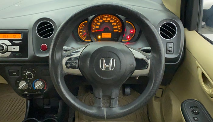 2014 Honda Amaze 1.5L I-DTEC S, Diesel, Manual, 1,06,405 km, Steering Wheel Close Up