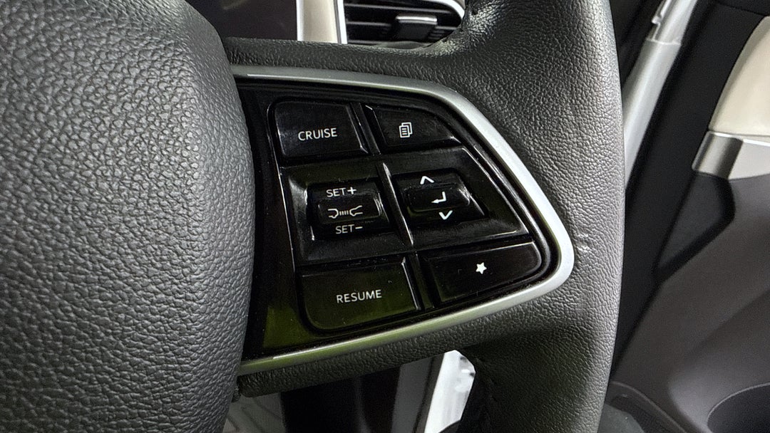 2023 Mahindra Xuv700 Ax7l, Automatic, 60220 km, Cruise Control