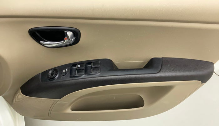 2012 Hyundai i10 MAGNA 1.2, Petrol, Manual, 45,993 km, Driver Side Door Panels Control