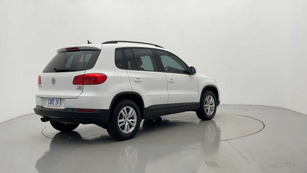 Right Back Diagonal (45- Degree) View