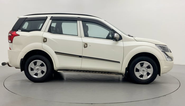 2020 Mahindra XUV500 W5, Diesel, Manual, 19,512 km, Right Side View