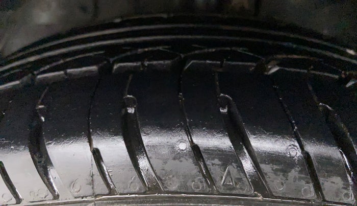 2013 Ford Figo 1.4 TITANIUM DURATORQ, Diesel, Manual, 64,342 km, Left Front Tyre Tread