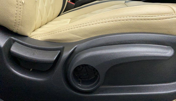 2015 Hyundai Elite i20 SPORTZ 1.2, Petrol, Manual, 62,102 km, Driver Side Adjustment Panel