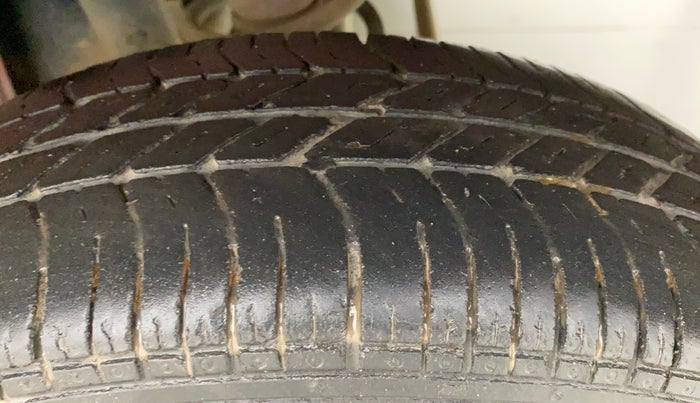 2011 Maruti Zen Estilo LXI, Petrol, Manual, 44,937 km, Left Rear Tyre Tread