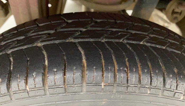 2011 Maruti Zen Estilo LXI, Petrol, Manual, 44,937 km, Right Rear Tyre Tread