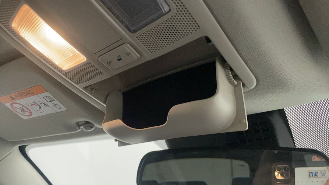 On-Roof Controls/Sunglass holder