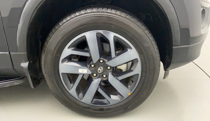 2022 Tata Safari XZA PLUS DARK EDITION, Diesel, Automatic, 4,090 km, Right Front Wheel