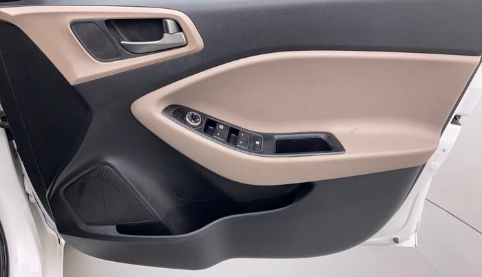 2016 Hyundai Elite i20 MAGNA 1.2, Petrol, Manual, 38,250 km, Driver Side Door Panels Control
