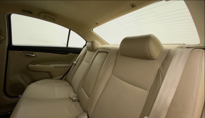 2015 Maruti Ciaz ZXI, Petrol, Manual, 53,491 km, Right Side Rear Door Cabin