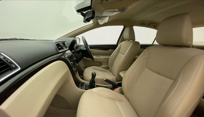 2015 Maruti Ciaz ZXI, Petrol, Manual, 53,491 km, Right Side Front Door Cabin