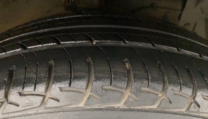 2015 Maruti Ciaz ZXI, Petrol, Manual, 53,491 km, Right Front Tyre Tread