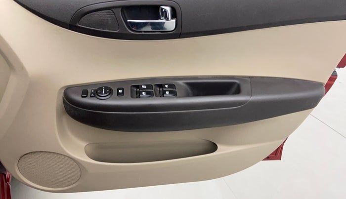2014 Hyundai Elite i20 MAGNA 1.2, Petrol, Manual, 59,352 km, Driver Side Door Panels Control