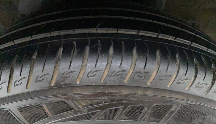 2020 Hyundai VENUE 1.0L Turbo GDI SX MT, Petrol, Manual, 17,466 km, Left Rear Tyre Tread
