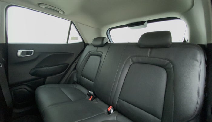 2020 Hyundai VENUE 1.0L Turbo GDI SX MT, Petrol, Manual, 17,466 km, Right Side Rear Door Cabin