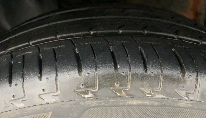 2020 Maruti IGNIS ALPHA 1.2 K12, Petrol, Manual, 9,800 km, Left Front Tyre Tread