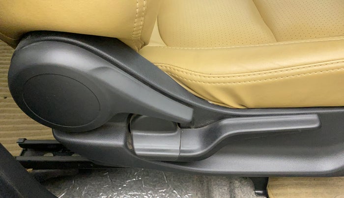 2019 Honda Amaze 1.2L I-VTEC S, Petrol, Manual, 34,940 km, Driver Side Adjustment Panel